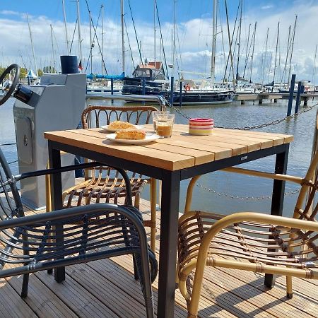 Готель Luxury Houseboat In Volendam Marina Екстер'єр фото