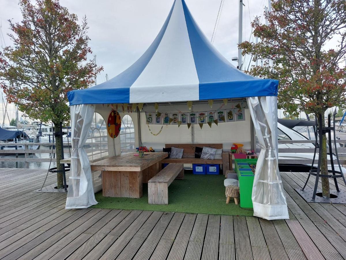 Готель Luxury Houseboat In Volendam Marina Екстер'єр фото